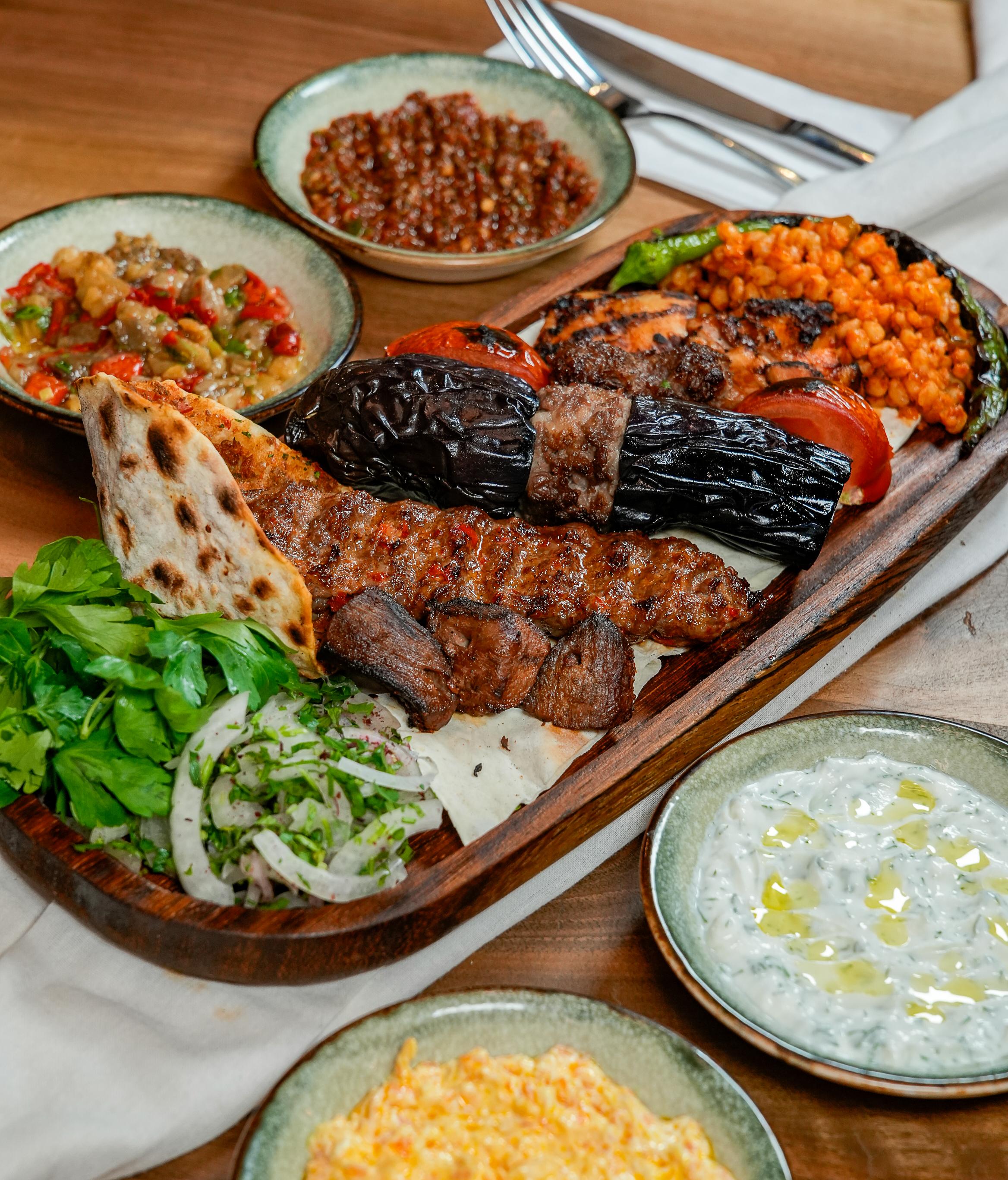 L'vente Special (Karışık Kebap)